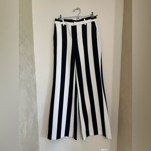 Alice and Olivia black and white striped pants. Size 2. Wide leg